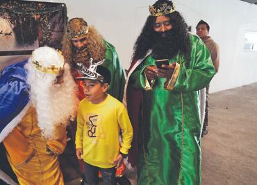 Menores van con Melchor, Gaspar y Baltasar de la policía