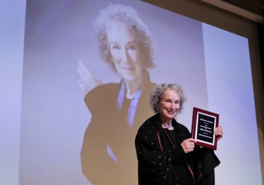 Las cinco escritoras favoritas para ganar el Nobel de Literatura