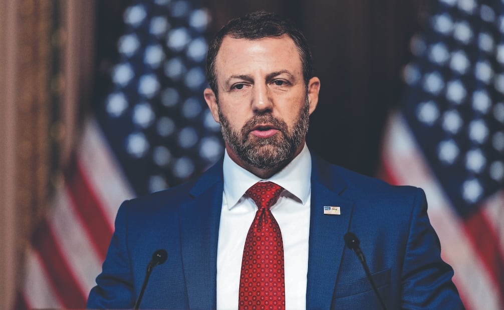 El secretario de Seguridad Nacional, Markwayne Mullin, insistió este mes
en una conferencia en Washington de irregularidades en el censo electoral. Foto: EFE