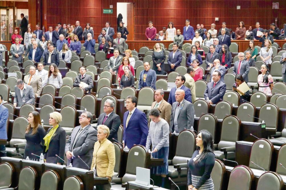 Los diputados acordaron realizar una reunión con los titulares del Instituto Federal de Telecomunicaciones y de la Comisión Federal de Competencia Económica para analizar el tema de la fusión de las empresas. Foto: DIEGO SIMÓN. EL UNIVERSAL
