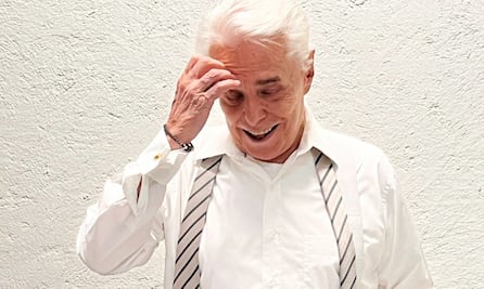 Enrique Guzmán no quiere ser involucrado en las "broncas" de su hijo con Silvia Pinal