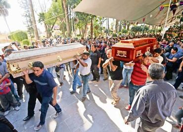 Dan el último adiós a víctimas de San Pablito, en Tultepec