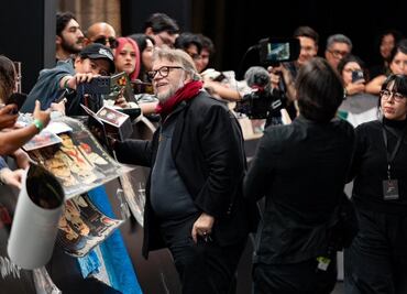 Fan consigue firma de Guillermo del Toro y se lo tatúa: “Solo quería su bendición para seguir estudiando cine”
