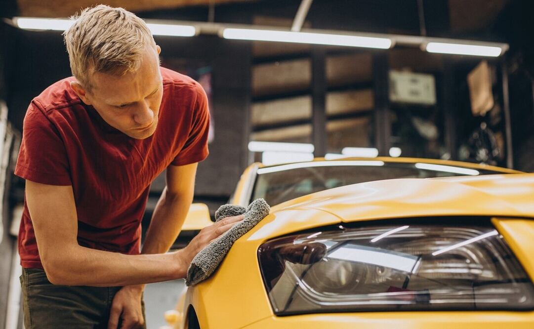 Cera líquida para el auto. Foto: Freepik