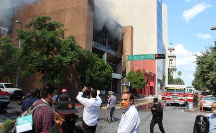 Se incendia edificio de la Tesorería de Nuevo León