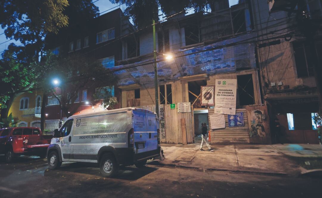 Fiscalía capitalina suspendió la obra en la colonia Narvarte donde fue encontrado el cadáver de una mujer. Foto: de Valente Rosas. el universal