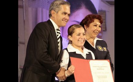 Celebra GDF a enfermeros con desayuno y rifa de 8 autos