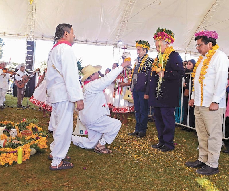 Durante el encuentro con comunidades indígenas, el presidente Andrés Manuel López Obrador manifestó que se tiene que aprovechar el tiempo para que se sienten las bases de la 4T, pues sólo le quedan cinco años en el poder. PRESIDENCIA