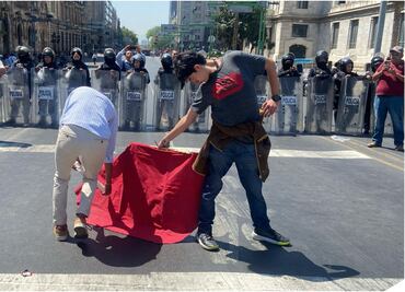 Manifestantes taurinos exigen la liberación de tres personas arrestadas tras enfrentamiento con policías