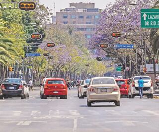Consumo de gasolina baja por la contingencia