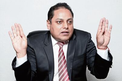 Ambulantaje rebasa a delegación V. Carranza