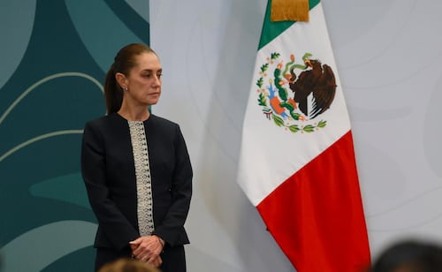 Sheinbaum no descarta construir más penales para combatir sobrepoblación carcelaria; evalúa implementar liberación anticipada