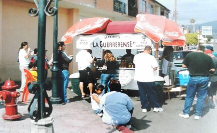 La Guerrerense festeja 60 años de servir los mariscos "de carreta" más populares en Ensenada