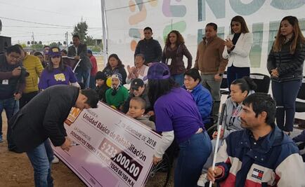 Coordinador del PRD en Diputados dona aguinaldo, sueldo y apoyo legislativo