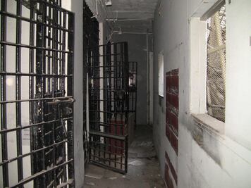 Pobladores de San Juan Mazatlán mantienen retenido a hombre desde hace 13 días