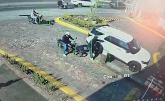 Escoltas de empresario aguacatero, enfrentan a criminales en Uruapan, Michoacán; hay un delincuente lesionado