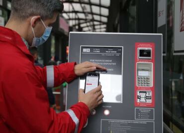 Así puedes pagar con tu celular o smartwatch tu viaje en Metrobús CDMX
