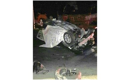 Mueren dos tras chocar contra poste en Azcapotzalco