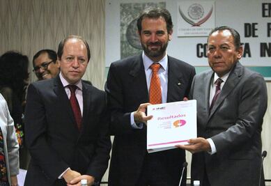 Niños y adolescentes no confían en los políticos: consulta