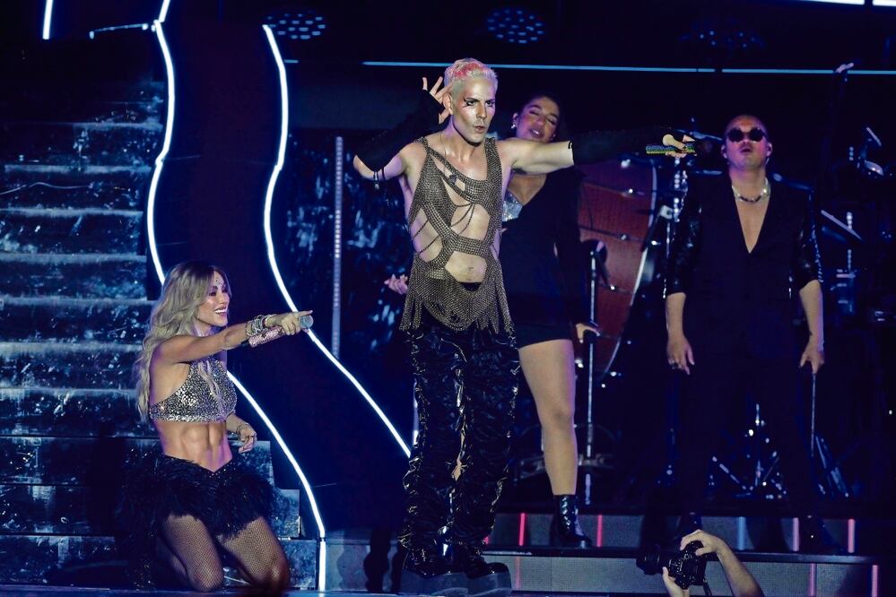 El también actor todavía no sabe cómo festejará el cierre del año, pues dice que por ahora sólo piensa en los tres conciertos que les faltan de la gira. Foto: EFE