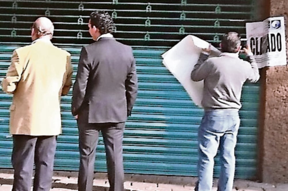 Ayer por la tarde, personal del IMPI colocó los sellos de clausura. (FOTO: CORTESÍA)