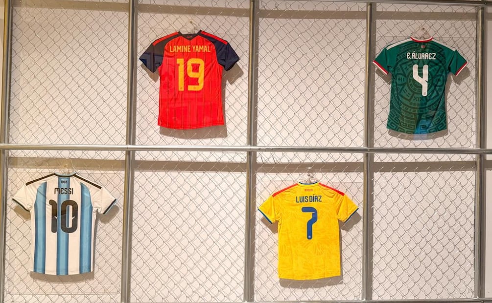 Las playeras de futbol actuales. Foto: Abril Macias