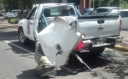 Se incendia camioneta de normalistas en Michoacán