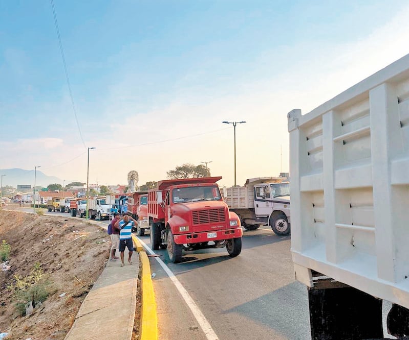 Confederación Libertad de Trabajadores de México recurre a los bloqueos para acceder a contratos. ARCHIVO EL UNIVERSAL