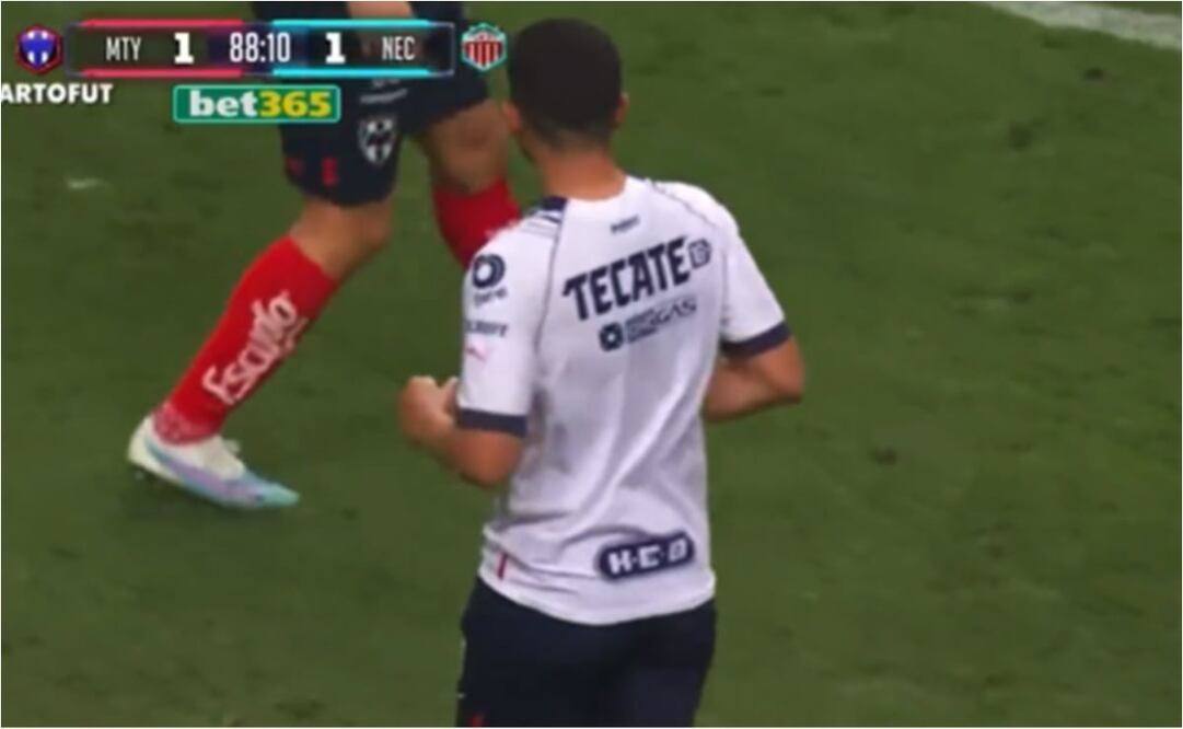 Víctor Guzmán se quedó sin playeras / FOTO: ESPECIAL