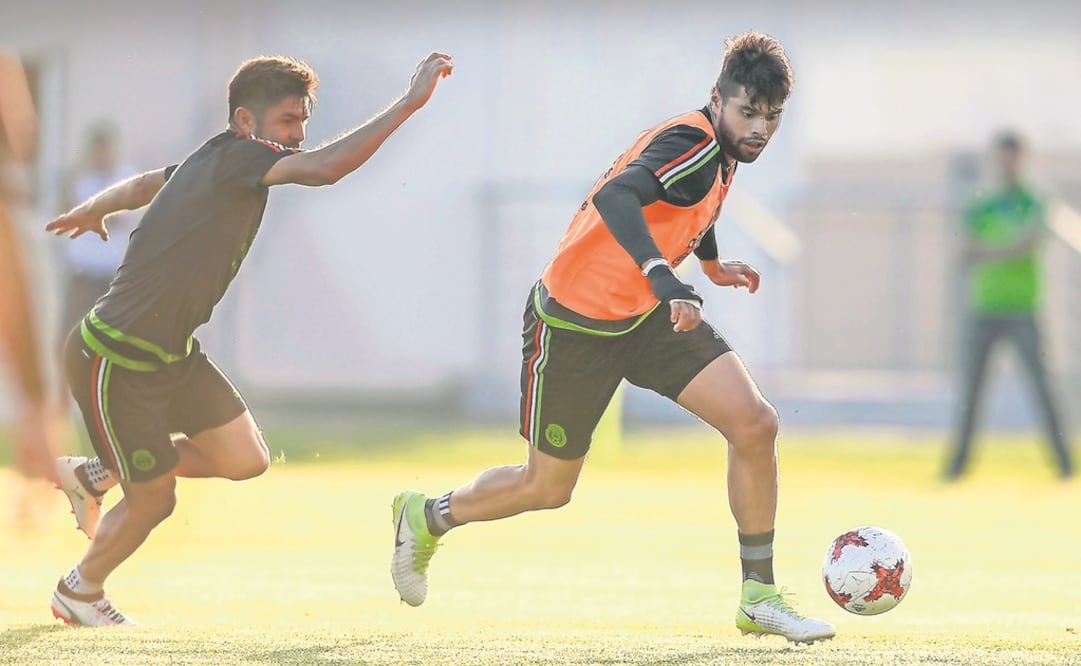 Néstor Araujo (der.) será clave en la defensa tricolor. FOTO: IMAGO7