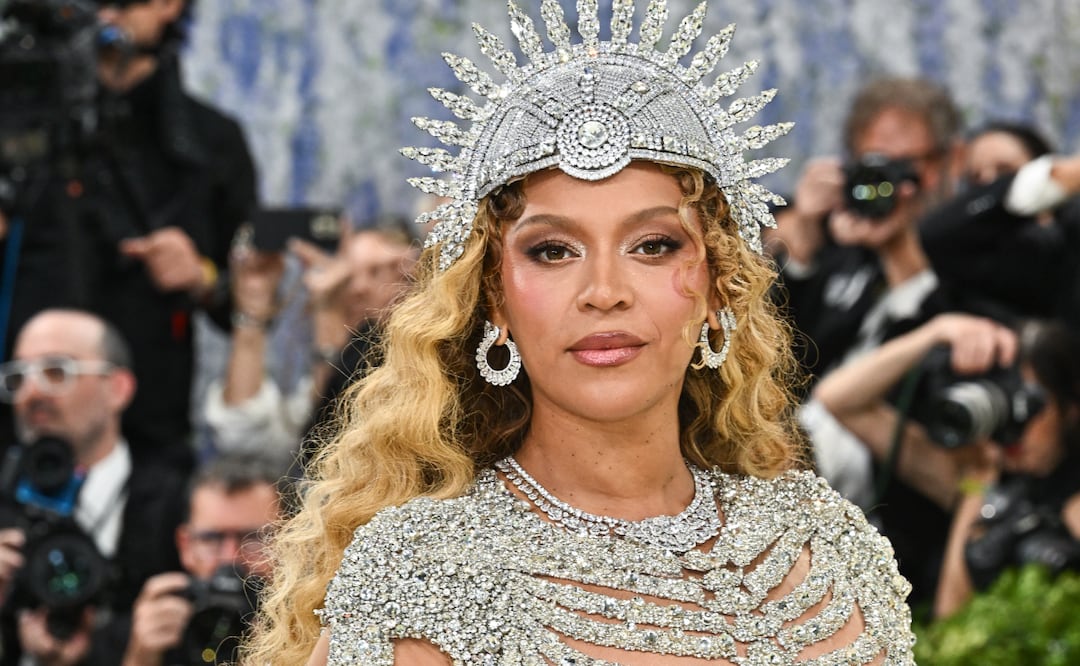 Beyoncé volvió a la Met Gala y lo hizo como solo ella sabe hacerlo. Foto: AP