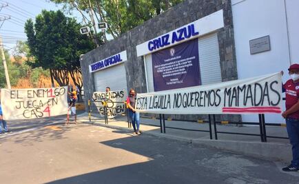 Aficionados de Cruz Azul se manifiestan en La Noria: No queremos mam...