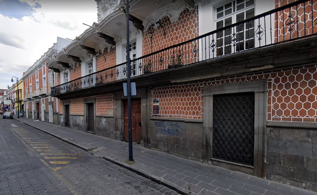 Se trata de un edificio ubicado en la calle 4 Oriente, número 408, en el Centro Histórico de Puebla. Foto: Google Maps 