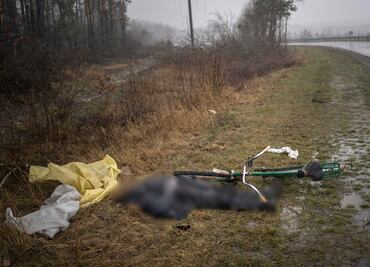 "Le disparamos al hombre en bicicleta": la conversación de soldados rusos que interceptó Alemania, donde hablan de la masacre en Bucha