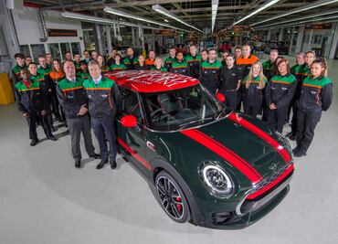 Oxford festeja los tres millones de MINI