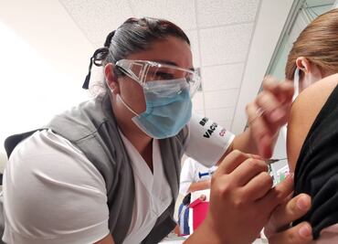 No se cancela segunda aplicación de vacuna contra Covid para el sector salud: López-Gatell