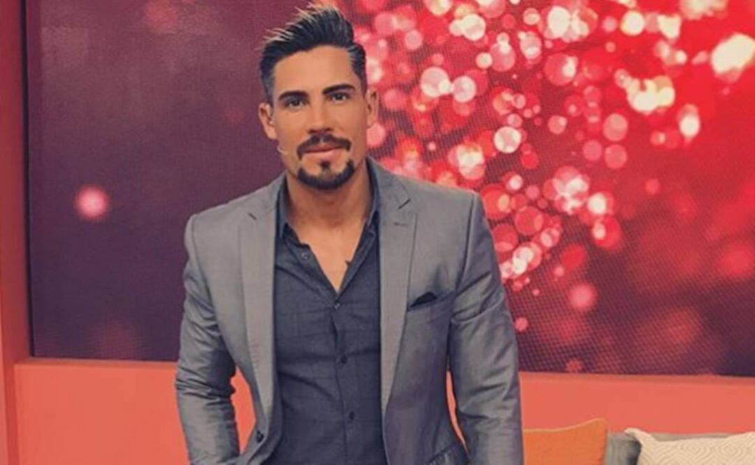 Adrián Cué ayudó a salir del foro a sus compañeros durante el sismo de 7.2 grados (TOMADA DE INSTAGRAM)