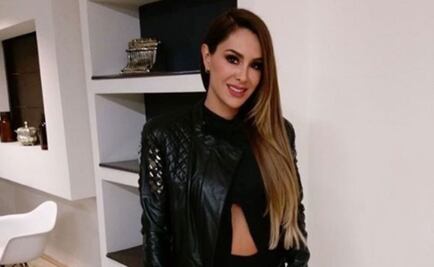 Ninel Conde se baja el bikini y comparte foto 