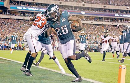 Eagles inicia bien defensa del título