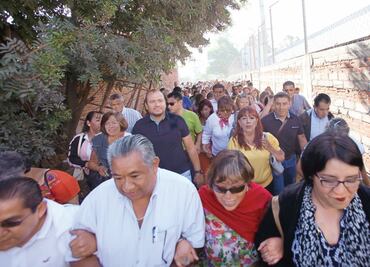 Miembros de Sección 22 dan la espalda a líderes