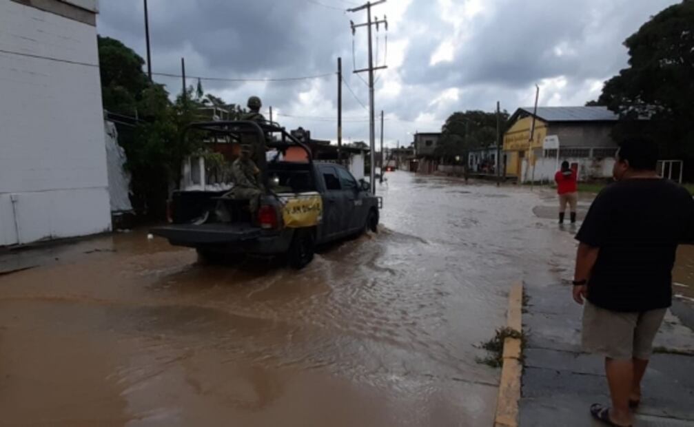 Activan plan DN-III-E por inundaciones en Agua Dulce, Veracruz