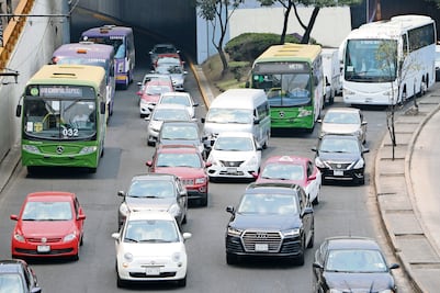 Este miércoles 7 de agosto no circulan los automóviles con engomado rojo