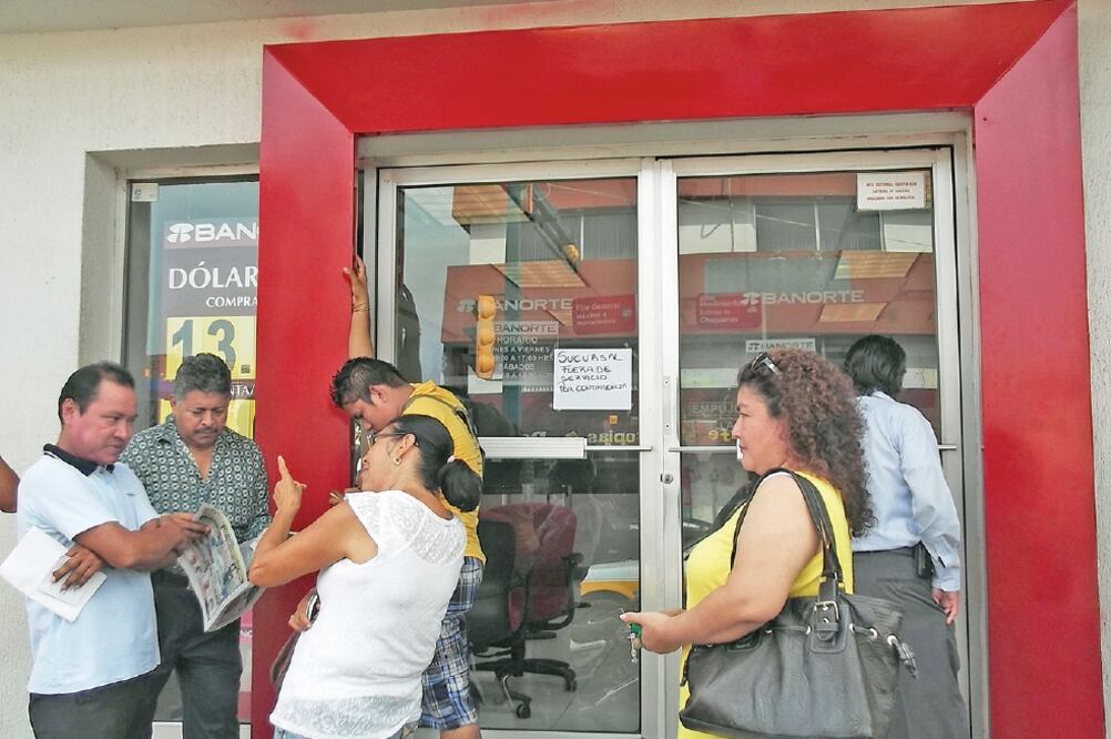 La Unidad de Inteligencia Financiera advirtió que se deberá identificar a los titulares de tarjetas de crédito, así como a beneficiarios de las adicionales (ARCHIVO EL UNIVERSAL)