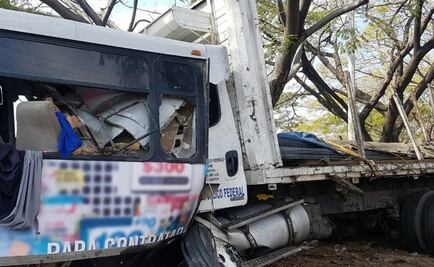 Detienen a chofer de tráiler tras accidente en Chiapas