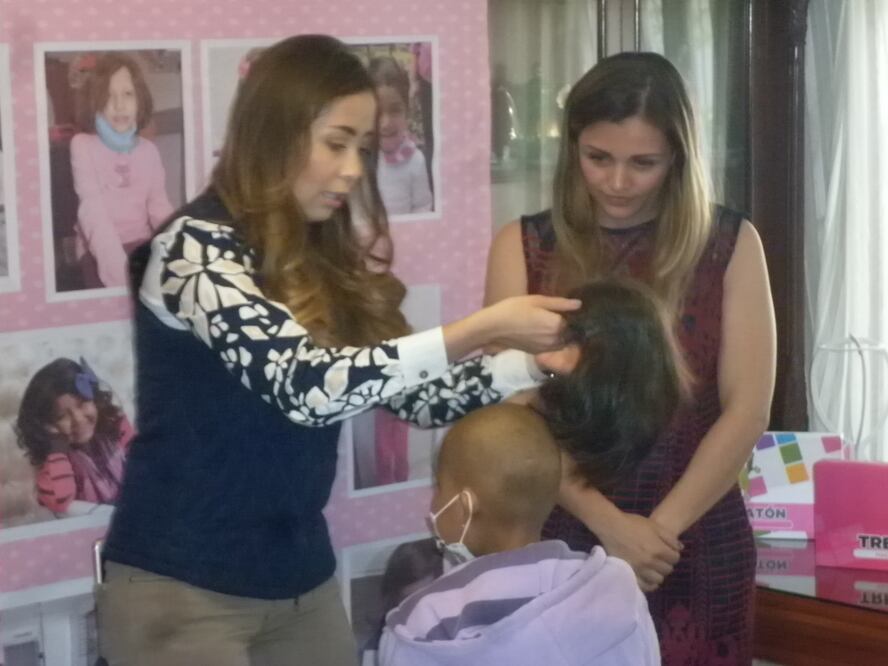 Las pelucas serán elaboradas por familiares de los pacientes, que serán capacitados en talleres y recibirán 50 pesos por cada metro (JUAN MANUEL BARRERA)