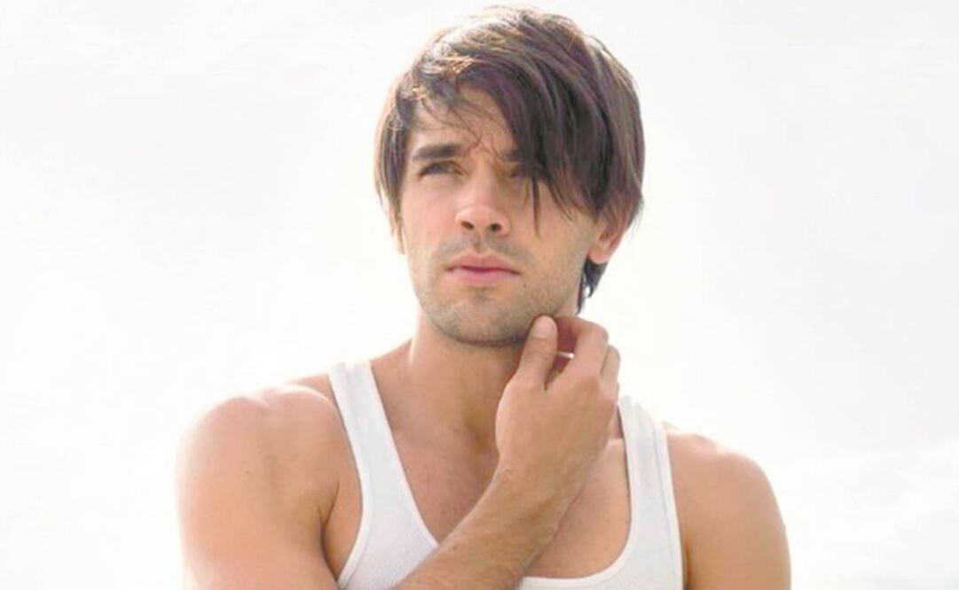 Con su personaje, el actor aborda en la serie, que estrenará su segunda temporada en Netflix, temas como la equidad de género. Foto: Instagram.