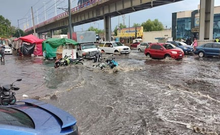 Calzada Ermita Iztapalapa se inunda tras fuerte lluvia en el Día de las Madres
