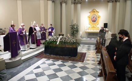Papa Francisco asiste a funeral de su médico personal, fallecido por Covid-19