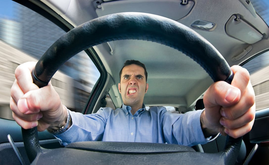 10 errores comunes al conducir ¿Cuál cometes tú?