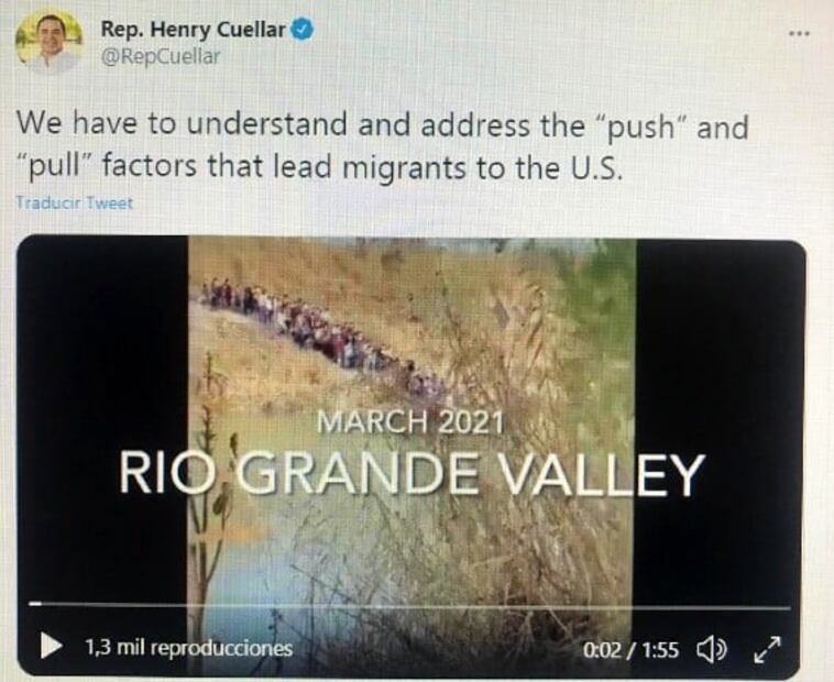 Difunden video de migrantes cruzando el río Bravo en lancha